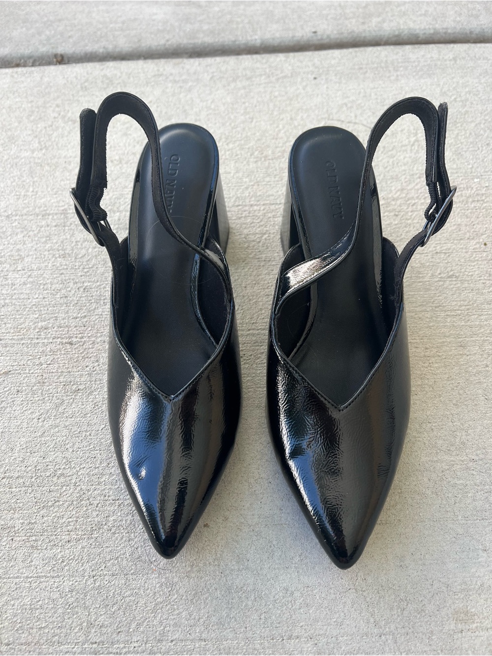 Old Navy Black Faux Leather Pointed Slingback Kitten Heels